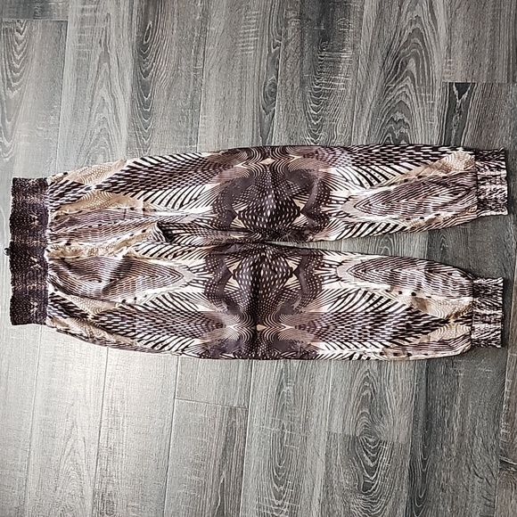 ❤️ Bebe gorgeous print Pants ❤️ - Picture 4 of 4